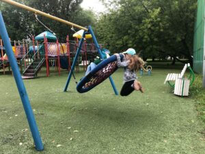 Tee itse hyvä liikuntaohjelma lapselle kotiopetukseen